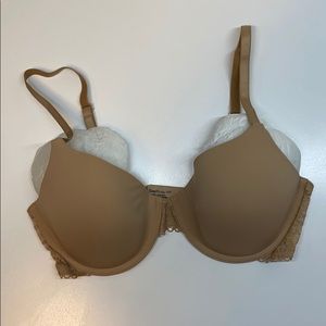 Gap Body favorite tshirt lace bra nude 34D